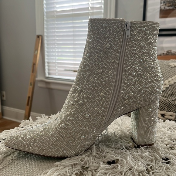 CADY IVORY WHITE BOOTS - Picture 8 of 12